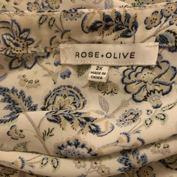 Blue and cream color blouse/top- size 2x - Picture 6 of 8